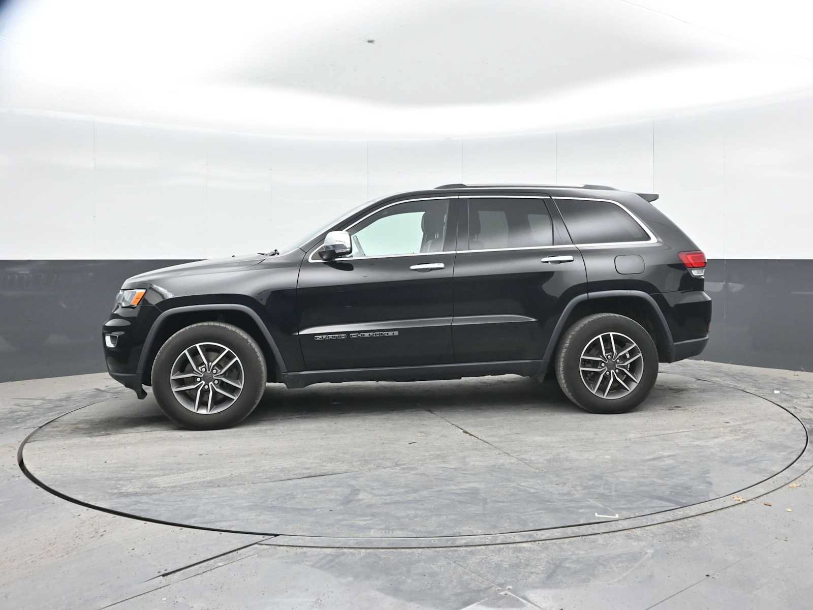 Used 2021 Jeep Grand Cherokee Limited w/ Trailer Tow Group IV AWD/4WD image 4