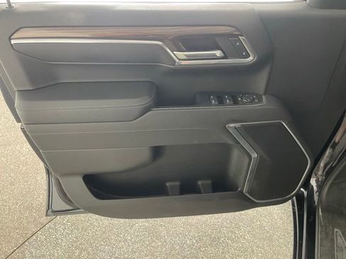 Used 2022 Chevrolet Silverado 1500 LT AWD/4WD image 35