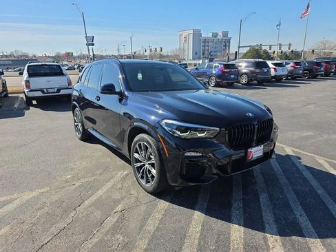 Used 2021 BMW X5 xDrive40i w/ M Sport Package image 4