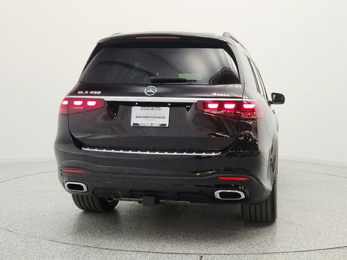 Used 2025 Mercedes-Benz GLS 450 4MATIC image 6