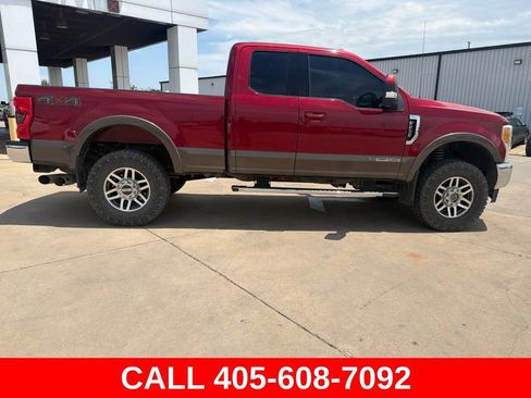 Used 2017 Ford F250 Lariat w/ Lariat Value Package AWD/4WD image 2