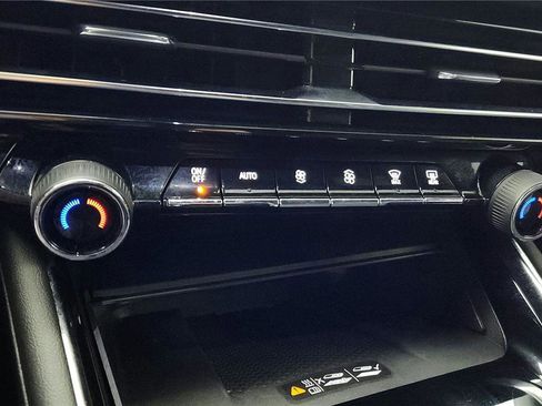 Used 2026 Chevrolet Traverse Z71 AWD/4WD image 33