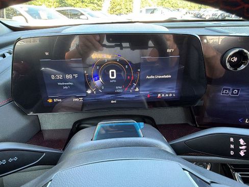 New 2026 Chevrolet Traverse RS w/ LPO, Floor Liner Package AWD/4WD image 27
