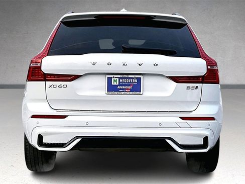 Used 2023 Volvo XC60 B5 Plus w/ Climate Package image 5