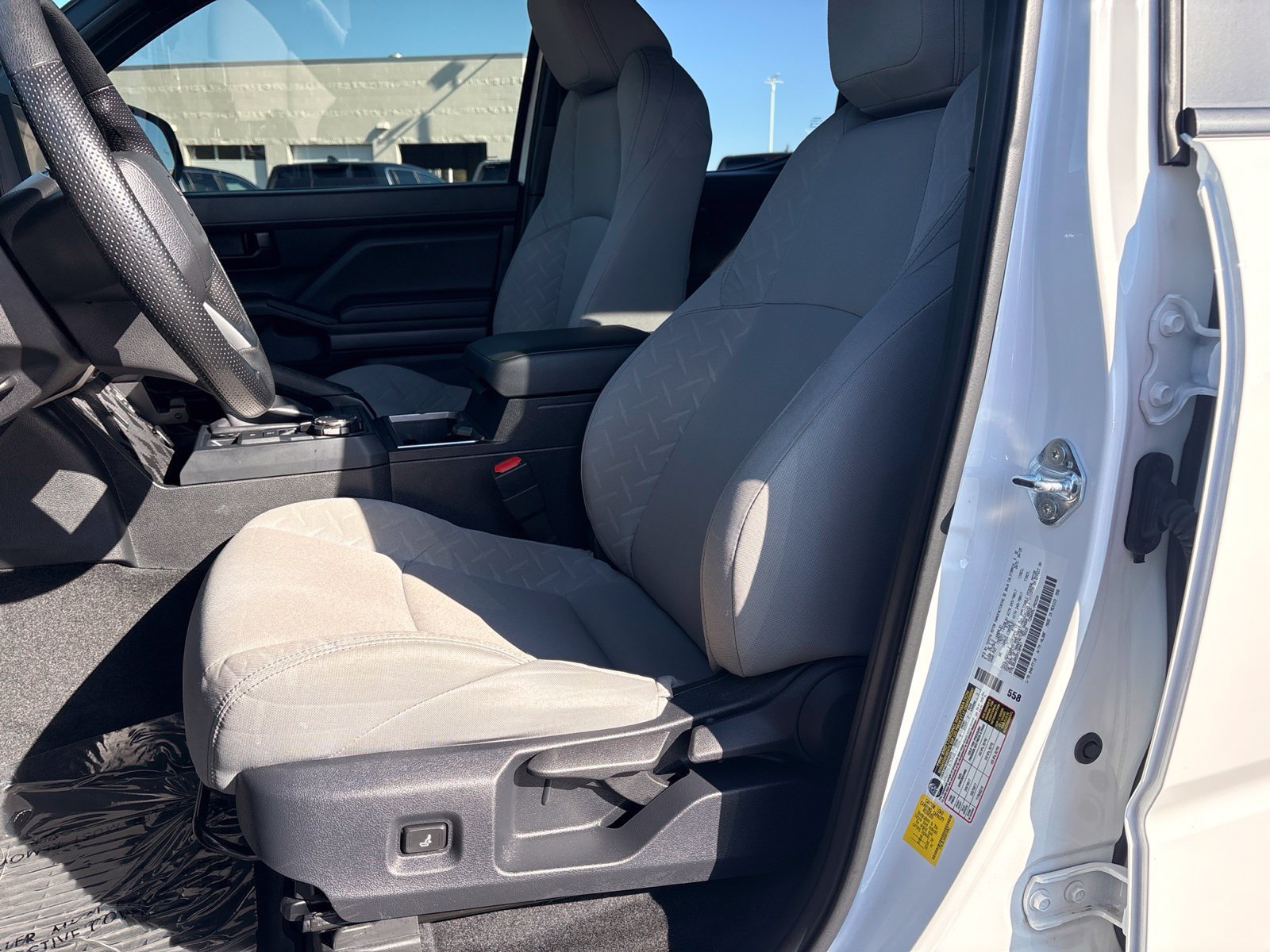 Used 2025 Toyota Tacoma SR5 AWD/4WD image 27