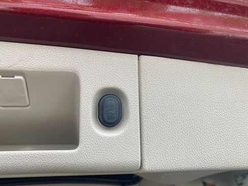 Used 2019 Cadillac Escalade Premium Luxury AWD/4WD image 22