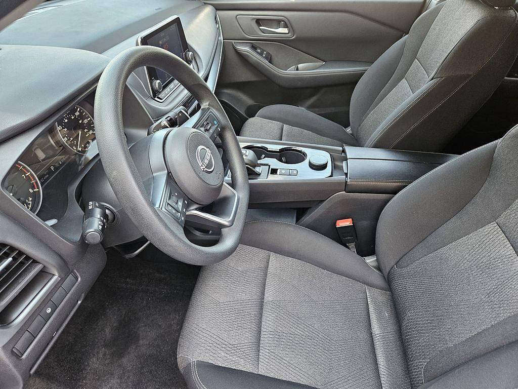 Used 2024 Nissan Rogue SV AWD/4WD image 10