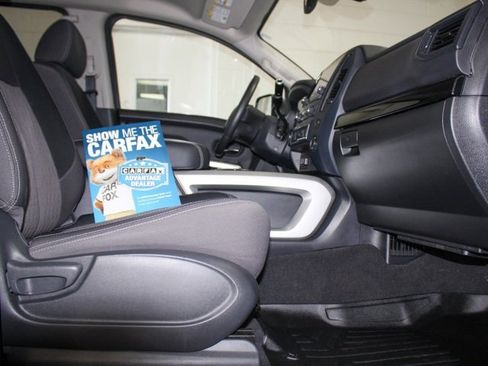 Used 2024 Nissan Titan SV w/ SV Convenience Package image 5