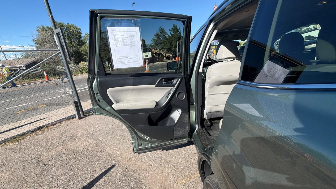 Used 2015 Subaru Forester 2.5i Limited AWD/4WD image 11