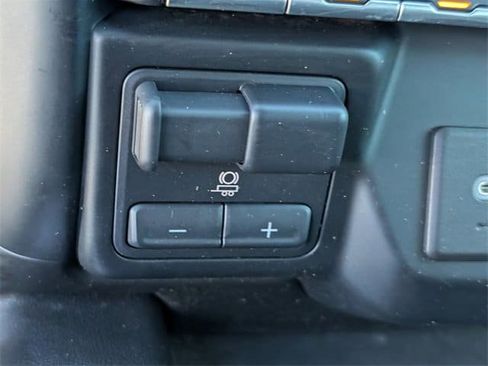 Used 2020 GMC Sierra 1500 AT4 w/ AT4 Premium Package image 17