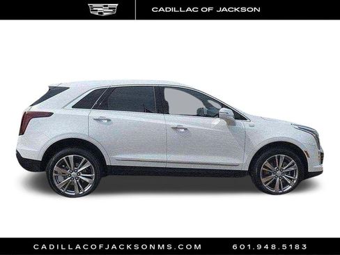Certified 2024 Cadillac XT5 Premium Luxury FWD image 4