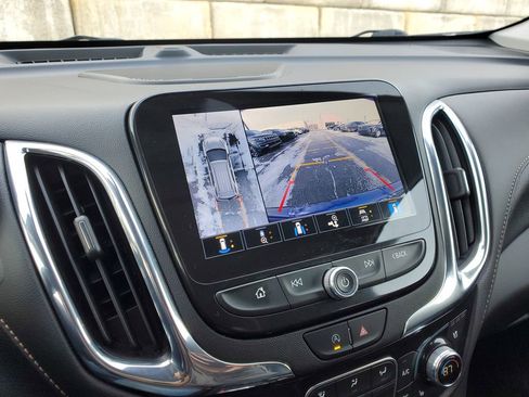 Used 2023 Chevrolet Equinox Premier image 33