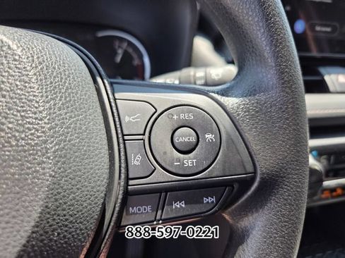 Used 2025 Toyota RAV4 XLE FWD image 25