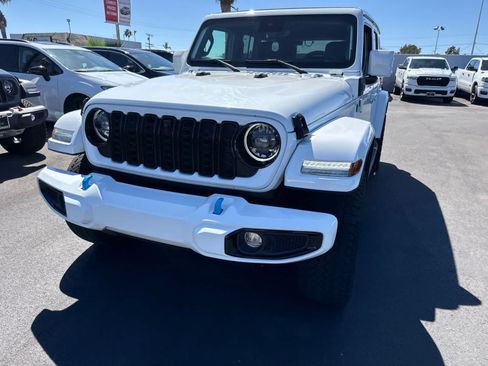 Used 2024 Jeep Wrangler High Altitude AWD/4WD image 2