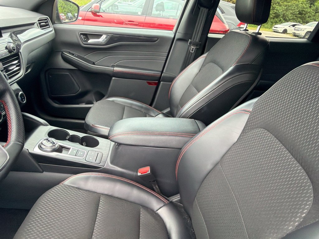 Used 2025 Ford Escape ST-Line AWD/4WD image 3