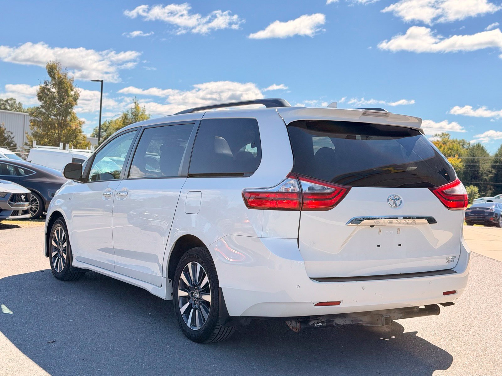 Used 2020 Toyota Sienna XLE Premium AWD/4WD image 11