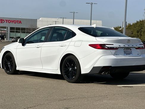 Certified 2025 Toyota Camry SE image 6