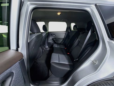 Used 2023 Nissan Rogue SV FWD image 28