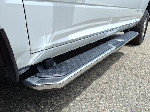 Used 2024 RAM 2500 Big Horn AWD/4WD image 10