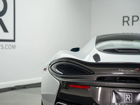 Used 2017 McLaren 570S image 20