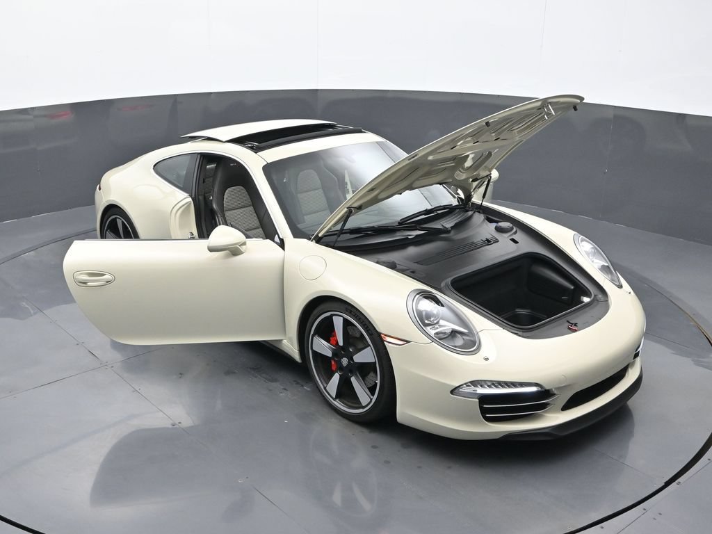 Certified 2014 Porsche 911 50th Anniversary Edition RWD image 29