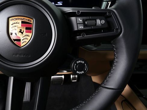 New 2026 Porsche Cayenne S image 11