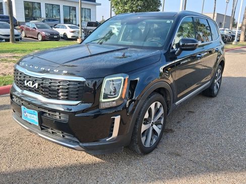 Used 2022 Kia Telluride S image 2
