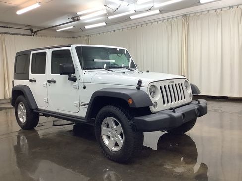 Used 2018 Jeep Wrangler Unlimited Sport S image 4