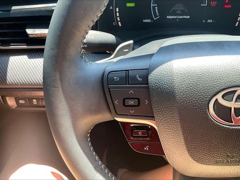 Used 2025 Toyota Camry SE w/ Convenience Package FWD image 24