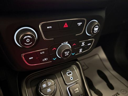 Used 2017 Jeep Compass Trailhawk w/ Navigation Group image 14