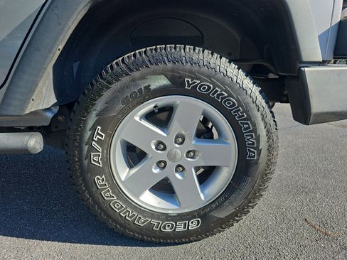Used 2018 Jeep Wrangler Unlimited Sport S AWD/4WD image 25