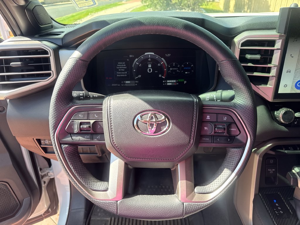 Used 2025 Toyota Tundra Limited AWD/4WD image 14