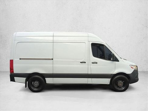 Used 2020 Mercedes-Benz Sprinter 2500 image 4