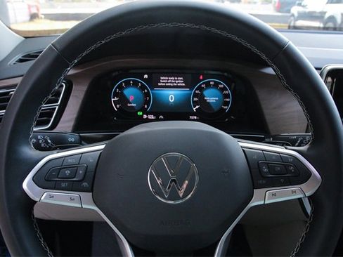 Certified 2025 Volkswagen Atlas SE image 16