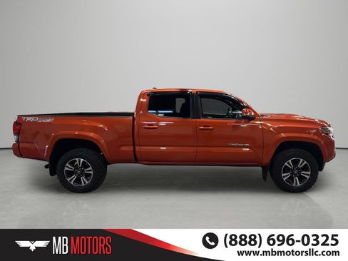 Used 2016 Toyota Tacoma SR5 AWD/4WD image 5