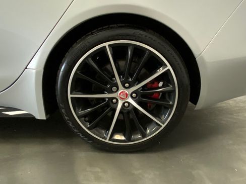 Used 2018 Jaguar XE S image 18