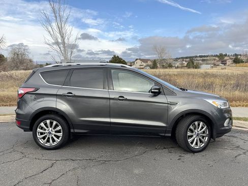 Used 2018 Ford Escape Titanium image 5