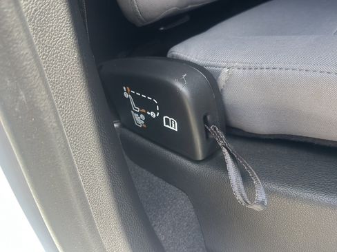 Used 2021 Chevrolet Colorado W/T w/ WT Convenience Package RWD image 25