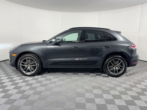 Certified 2025 Porsche Macan image 2