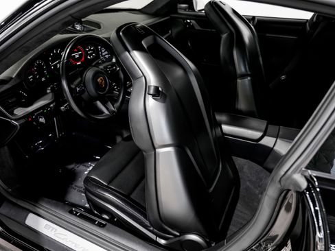 Used 2020 Porsche 911 Carrera S image 22