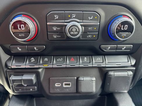 Certified 2022 Chevrolet Silverado 1500 RST w/ All Star Edition Plus AWD/4WD image 27