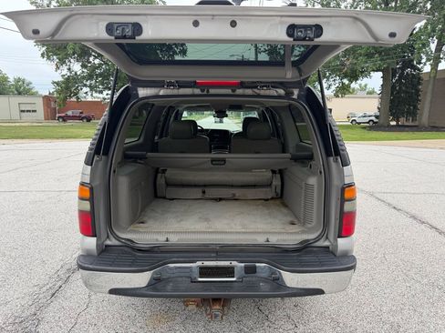 Used 2006 GMC Yukon XL SLT w/ SLT Preferred Equipment Group RWD image 18