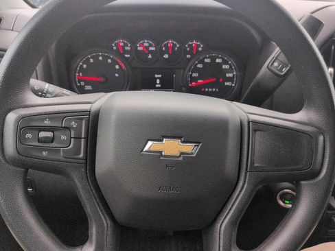 Used 2025 Chevrolet Silverado 2500 Custom w/ Custom Convenience Package image 16