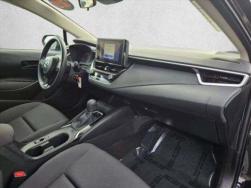 Used 2025 Toyota Corolla LE image 17