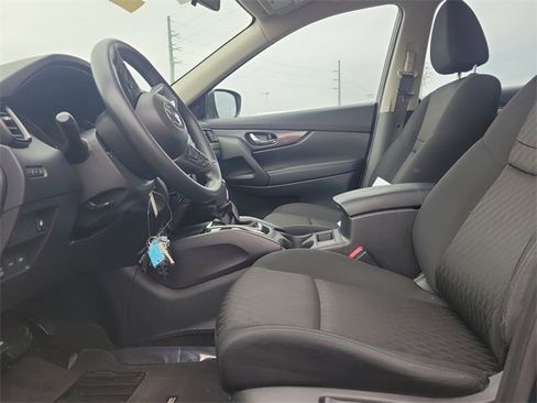 Used 2018 Nissan Rogue S image 18