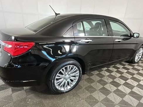Used 2013 Chrysler 200 Limited w/ Sun/Sound Group FWD image 2