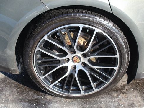 Used 2022 Porsche Panamera 4 AWD/4WD image 28