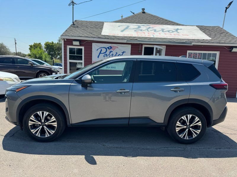 Used 2023 Nissan Rogue SV AWD/4WD image 2