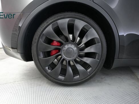 Used 2022 Tesla Model Y Performance image 18