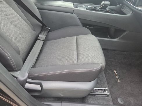 Used 2026 Nissan Rogue SV FWD image 28